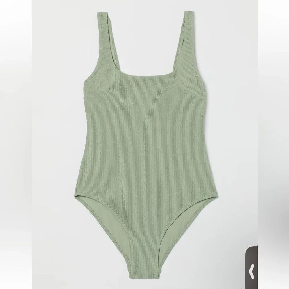 H&M | Pistachio Green Textured Padded Cup One Piece Swimsuit | XL